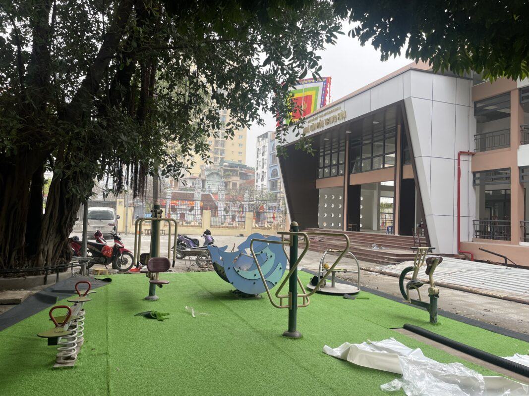 Sân bóng cỏ nhân tạo Sân nhà văn hóa Trung Kính do Khánh Phát thi công Sân bóng cỏ nhân tạo Sân nhà văn hóa Trung Kính do Khánh Phát thi công