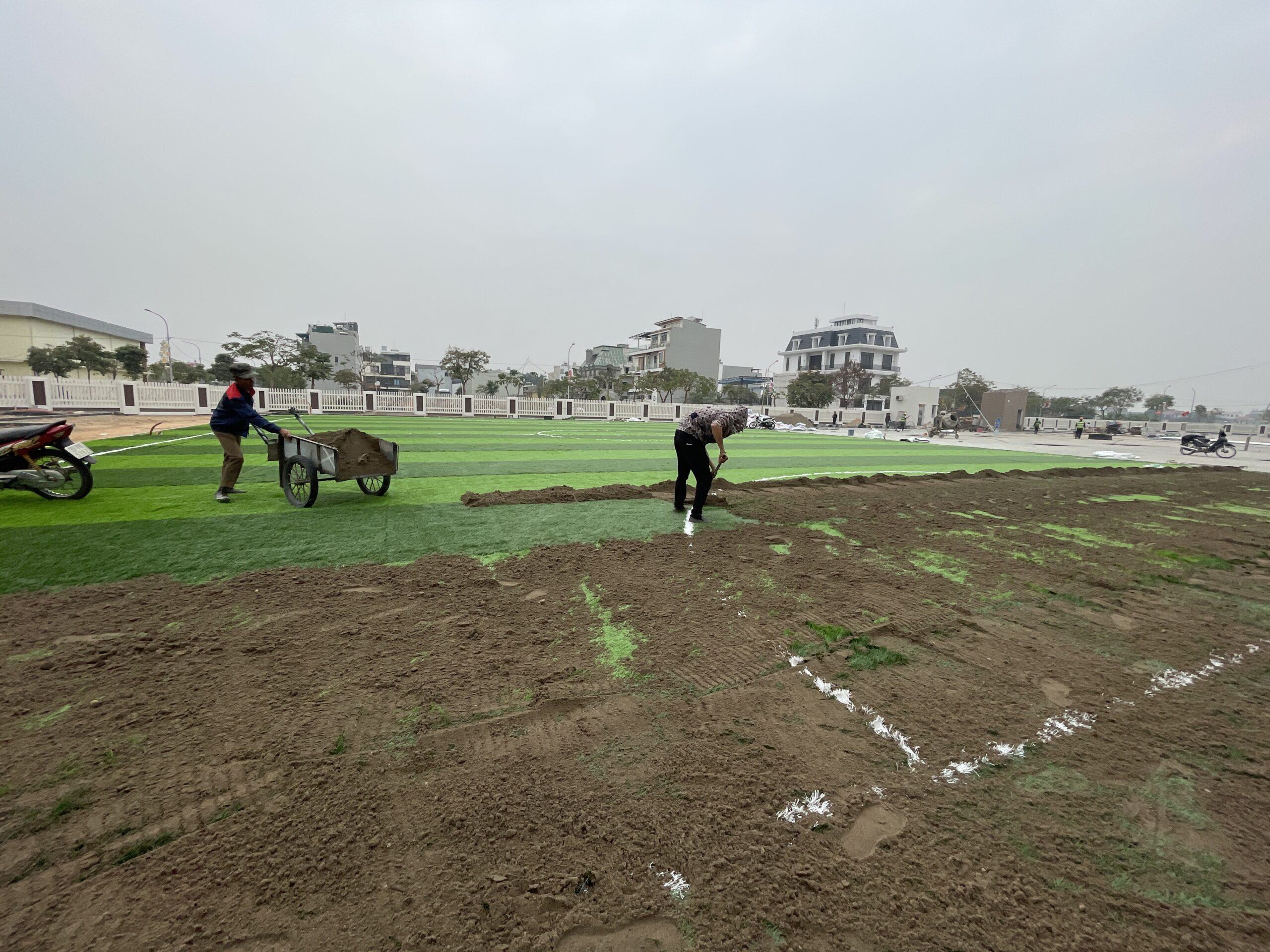 Các Lỗi Hay Gặp Khi Thi Công Sân Bóng Cỏ Nhân Tạo 15 8379D3CC 1841 4170 9D18 EF327CC0CE41 scaled