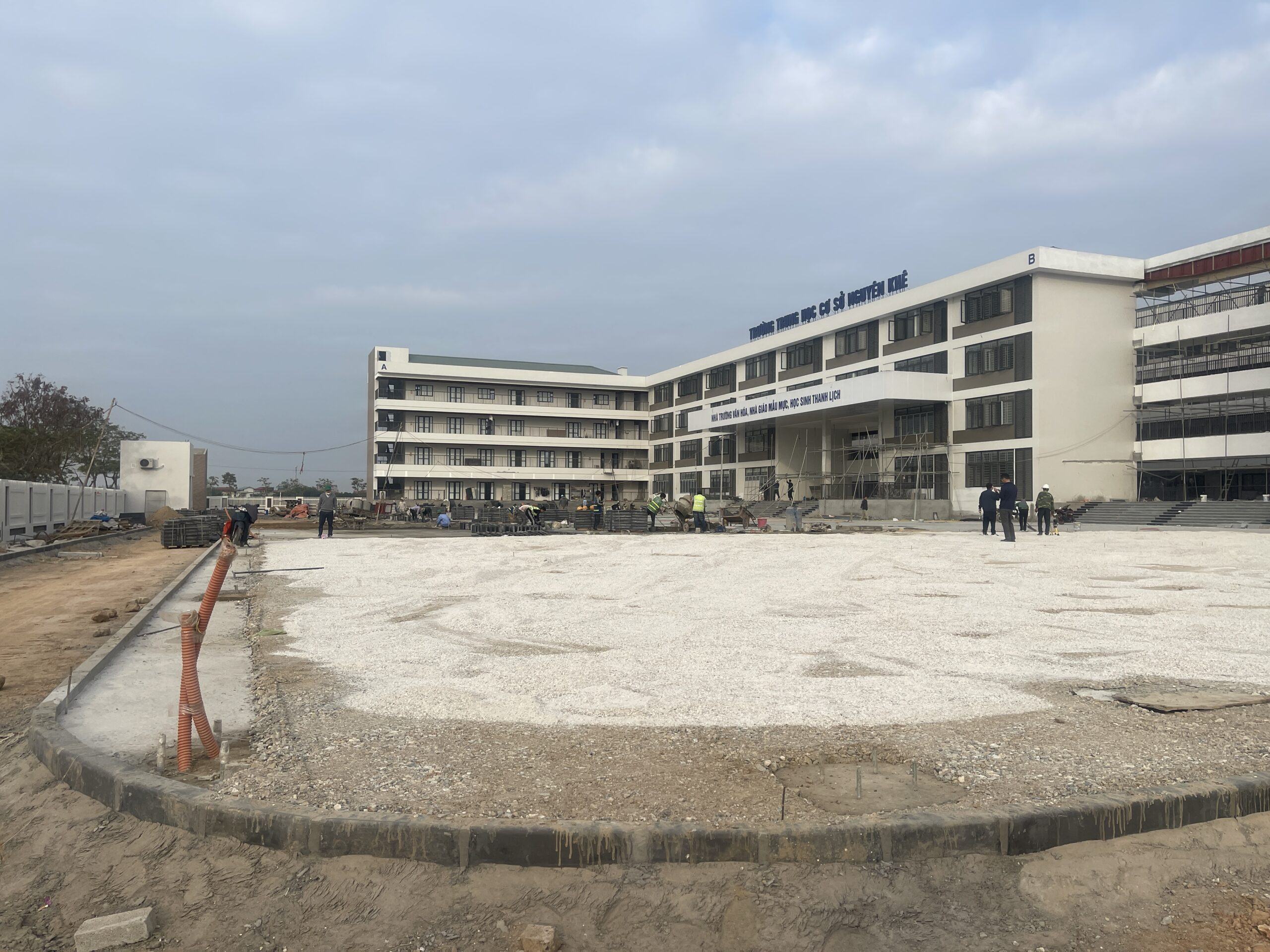 Xây dựng hệ thống thoát nước cho sân cỏ nhân tạo 14 D03C60B6 9292 4593 B98F F929399F508E scaled