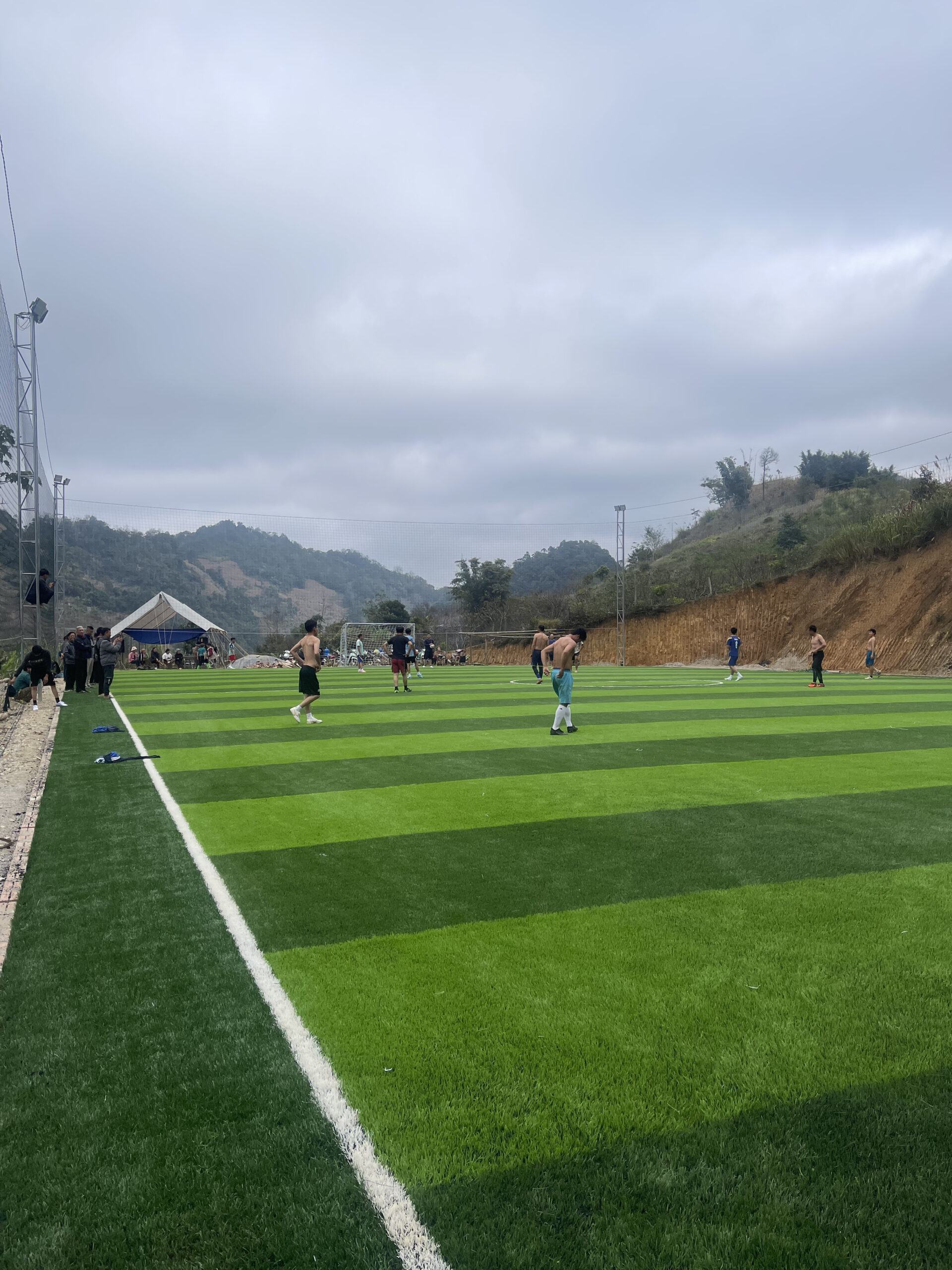 Tiêu Chí Chọn Mua Cỏ Nhân Tạo Sân Bóng 14 IMG 3515 scaled