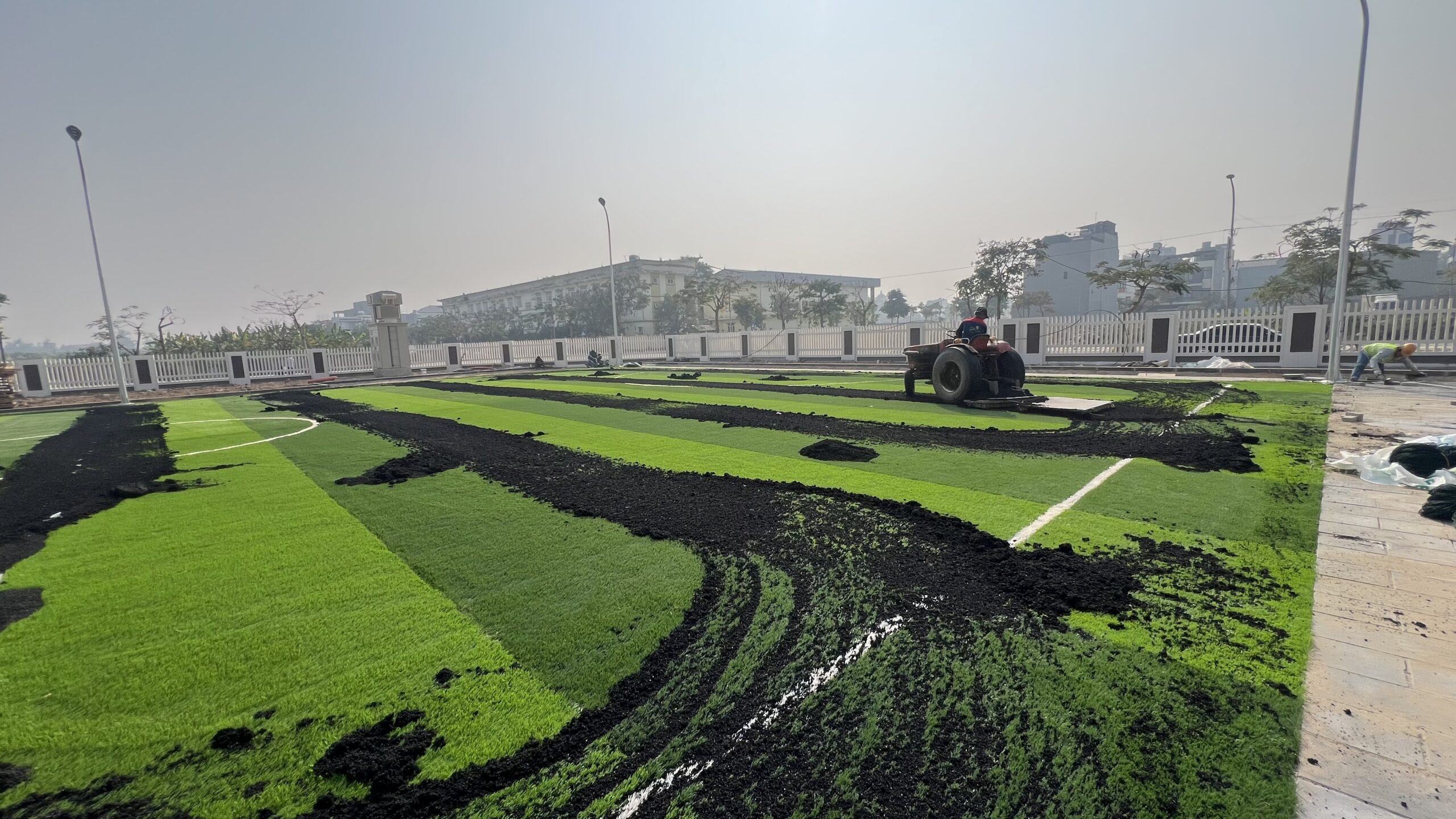 Các Lỗi Hay Gặp Khi Thi Công Sân Bóng Cỏ Nhân Tạo 16 IMG 7162 scaled