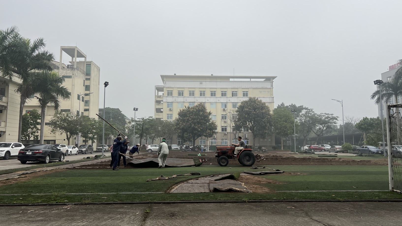 Lý do cần thay cỏ mới cho sân bóng cỏ nhân tạo cũ 19 IMG 8352