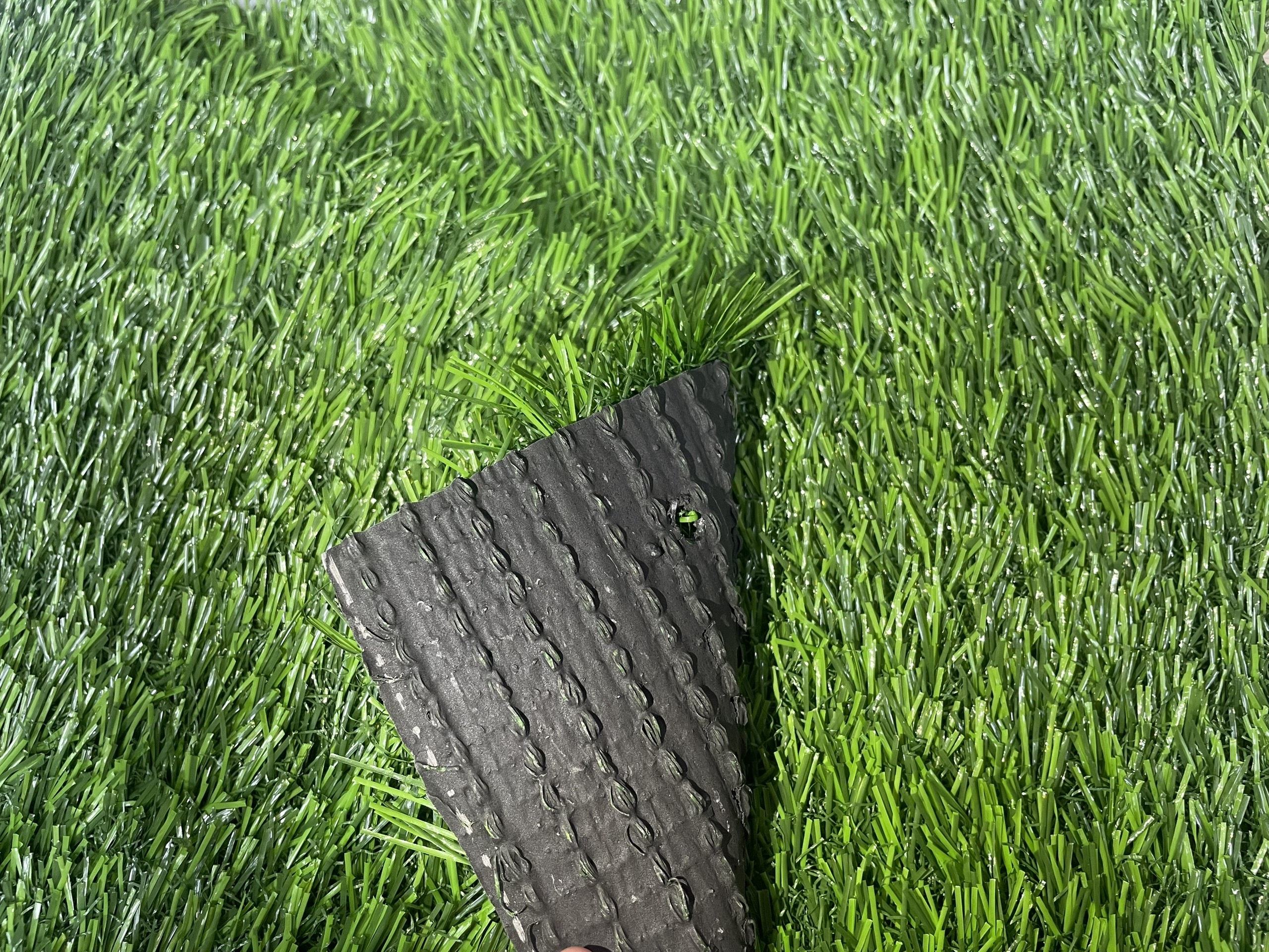 7 Lưu Ý Vàng Khi Mua Cỏ Nhân Tạo – Đừng Để "Tiền Mất Tật Mang" 13 c0d 4