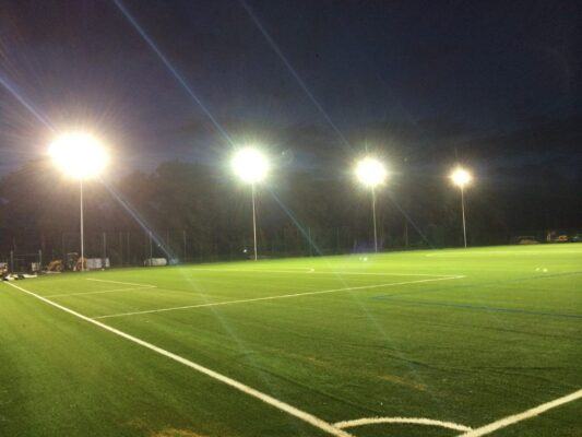 den led chieu sang san van dong