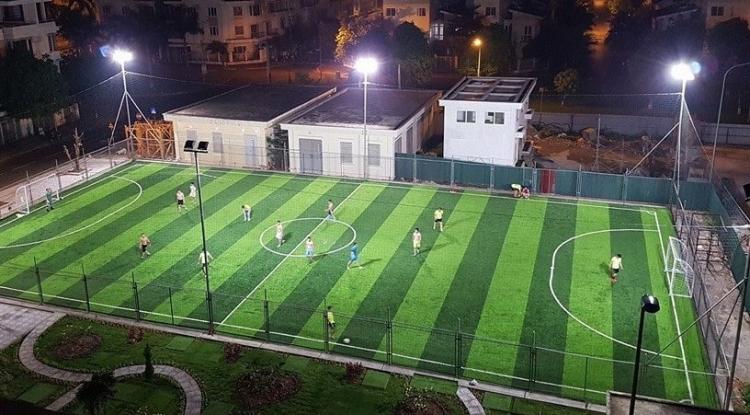 Tiêu Chí Chọn Mua Cỏ Nhân Tạo Sân Bóng 24 den pha led chieu san san bong mini min 750 415