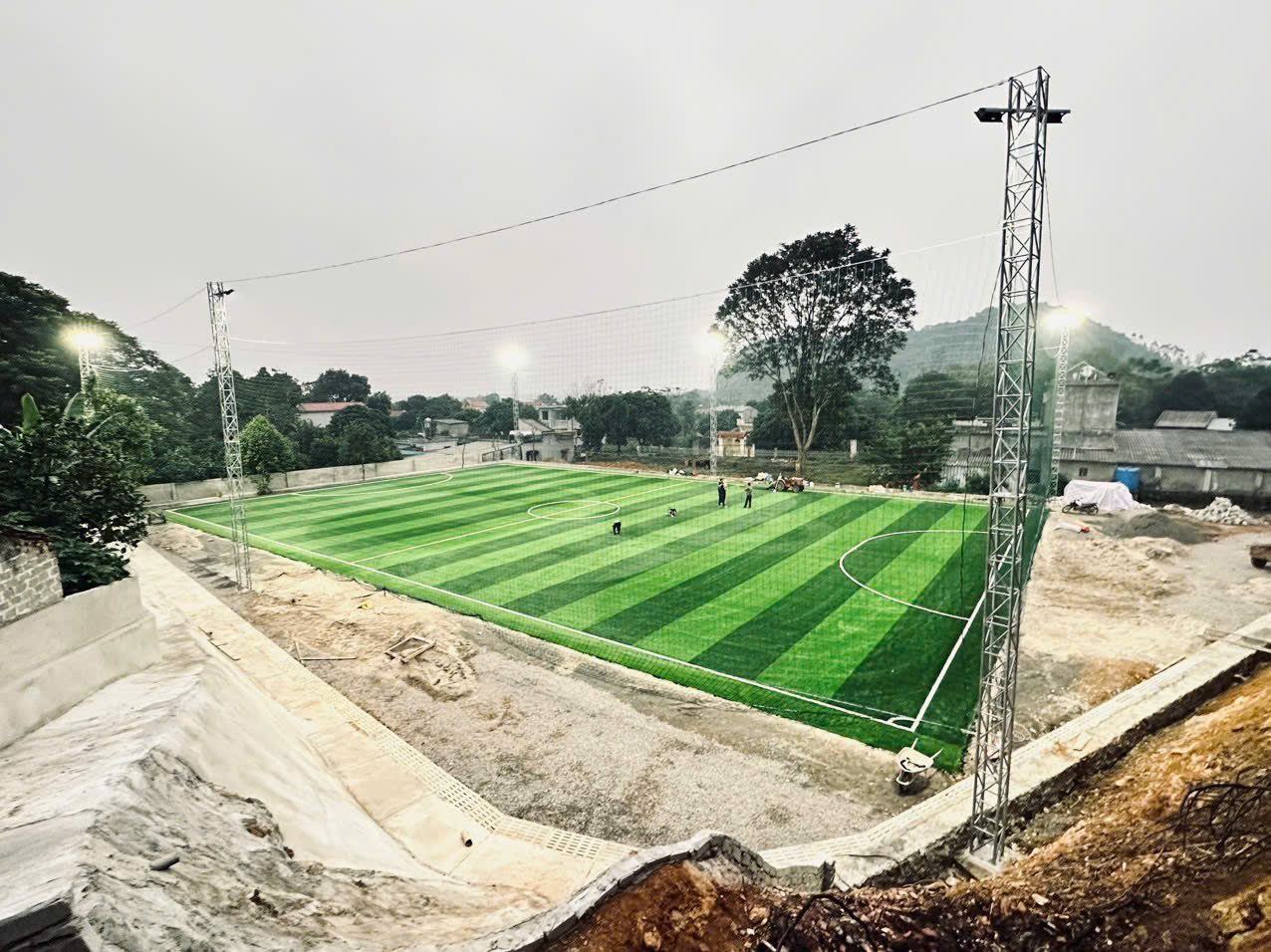 Kinh nghiệm đầu tư sân bóng cỏ nhân tạo: Bài học từ các chủ đầu tư thành công 20 z6192312972184 951d728abde7c7d929ee8f89f784cebb