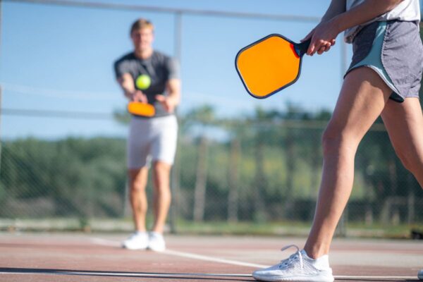 Pickleball dang la bo mon duoc nhieu dan van phong yeu thich