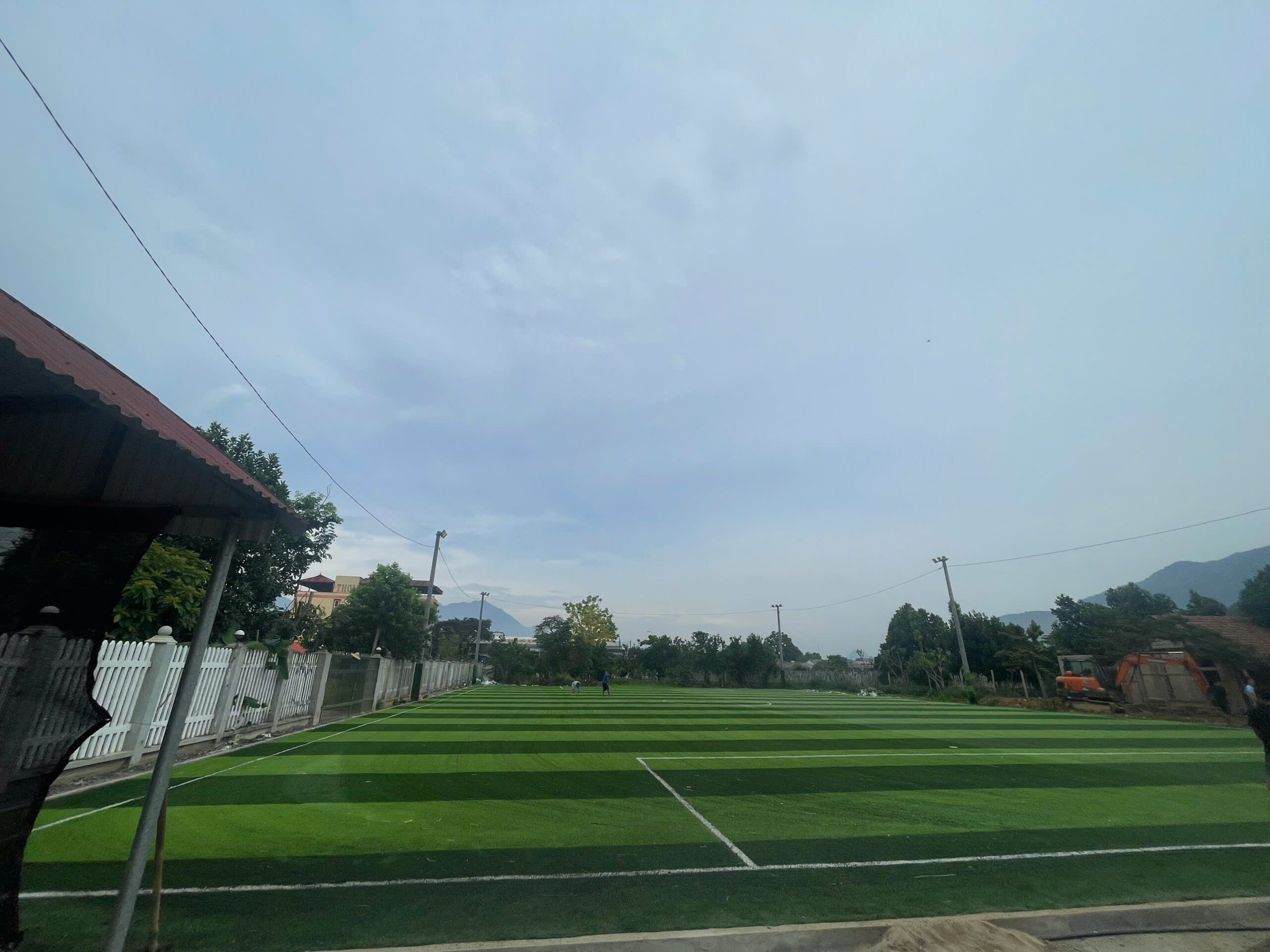 góc rộng sân bóng cỏ nhân tạo Yên Lập Phú Thọ