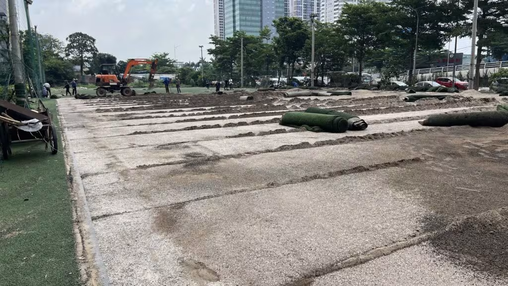 Khánh Phát Thu Mua Cỏ Cũ Sân Bóng: Thay Cỏ Mới Tiết Kiệm Hơn